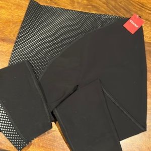Spanx Black and Geometric REFLECTIVE Design Lay Flat Waist XL